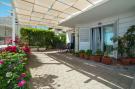 FerienhausKroatien - : Apartment Faros - Two-Bedroom Apartment with Terra