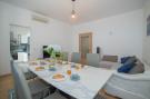 FerienhausKroatien - : Apartment Faros - Two-Bedroom Apartment with Terra