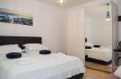 FerienhausKroatien - : Apartment Faros - Two-Bedroom Apartment with Terra