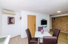 Holiday homeCroatia - Eastern Croatia: Apartments Paula - One Bedroom Apartment with Shar