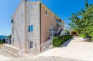 FerienhausKroatien - : Villa Mateo - Three Bedroom Apartment with Terrace