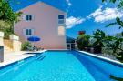 FerienhausKroatien - : Villa Mateo - Three Bedroom Apartment with Terrace