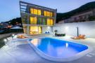 FerienhausKroatien - : Villa Dupcic - Five-Bedroom Villa with Private Poo