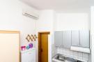 FerienhausKroatien - : Apartments Ereš Zuronja-One-Bedroom Apartment with