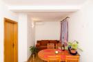 FerienhausKroatien - : Apartments Ereš Zuronja-One-Bedroom Apartment with