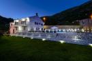 FerienhausKroatien - : Villa Pave - Six-Bedroom Villa with Terrace and Sw