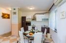 FerienhausKroatien - : Apartments Nicol - Two-Bedroom Apartment with Terr