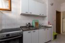 FerienhausKroatien - : Apartments Kisic - Two-Bedroom Apartment with Terr