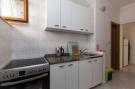 VakantiehuisKroatië - Oost Kroatië: Apartments Kisic - Two-Bedroom Apartment with Terr