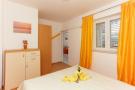 FerienhausKroatien - : Apartments Pojko - One-Bedroom Apartment with Terr