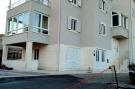 FerienhausKroatien - : Apartments Pojko - One-Bedroom Apartment with Terr