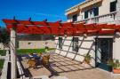 FerienhausKroatien - : Villa Antonija - Four-Bedroom Villa with Terrace a