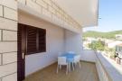 VakantiehuisKroatië - Oost Kroatië: Apartments Kuzma - Four-Bedroom Apartment with Ter