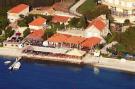 VakantiehuisKroatië - Oost Kroatië: Apartments Lotea - Two-Bedroom Apartment with Terr