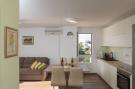 VakantiehuisKroatië - : Apartment Gigi - Two Bedroom Apartment with Terrac