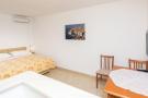 FerienhausKroatien - : Guest House Luce- Studio with Terrace and Garden V