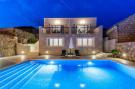 FerienhausKroatien - : Villa Kabalero - Four-Bedroom Villa with Private P