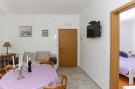 FerienhausKroatien - : Apartments Sisic - One Bedroom Apartment with Terr