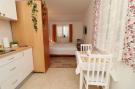 VakantiehuisKroatië - Oost Kroatië: Apartments Sergej-Standard Studio apartment with T