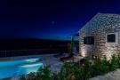 FerienhausKroatien - : Villa Falcon Rook - Four-Bedroom Villa with Terrac