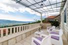 FerienhausKroatien - : Villa Falcon Rook - Four-Bedroom Villa with Terrac