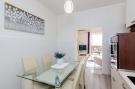 VakantiehuisKroatië - Oost Kroatië: Apartments Isabora - Two-Bedroom Apartment with Te