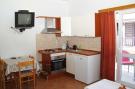 FerienhausKroatien - : Apartments Senjo - Studio Apartment with Balcony a