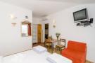 FerienhausKroatien - : Apartments Senjo - Studio Apartment with Balcony a