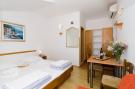 FerienhausKroatien - : Apartments Senjo - Studio Apartment with Balcony a