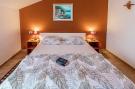 FerienhausKroatien - : Apartments Senjo - Studio Apartment with Balcony a