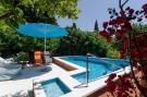 VakantiehuisKroatië - Oost Kroatië: Holiday Home Gemma - Four Bedroom Holiday Home wit