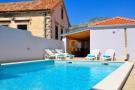 VakantiehuisKroatië - Oost Kroatië: Holiday Home Belmondo- Three Bedroom Home with Ter