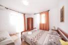 FerienhausKroatien - : Apartments Mira -One Bedroom Apartment with Terrac