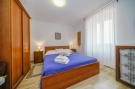 VakantiehuisKroatië - Oost Kroatië: Apartment Akacija - Two Bedroom Apartment with Gar