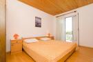 VakantiehuisKroatië - Oost Kroatië: Apartments Sutvid- One Bedroom Apartment with Logg