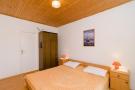 VakantiehuisKroatië - Oost Kroatië: Apartments Sutvid- One Bedroom Apartment with Logg