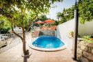 FerienhausKroatien - : Guest House Villa Nina- Comfort Triple Room with B