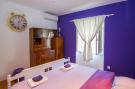 VakantiehuisKroatië - Oost Kroatië: Guest House Gugily- Double Room with Shared Bathro