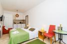 FerienhausKroatien - : Apartments Versus- Studio Apartment with Terrace