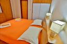 VakantiehuisKroatië - : Apartments Lenka - Two Bedroom Apartment with Gard