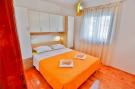 VakantiehuisKroatië - : Apartments Lenka - Two Bedroom Apartment with Gard