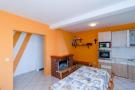 FerienhausKroatien - : Apartments Plavac Mali- Three Bedroom Apartment wi