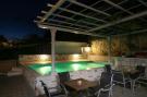 FerienhausKroatien - : Guest House Kusalo-  Basic Triple Room with Patio 