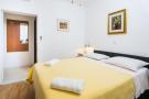 FerienhausKroatien - : Guest House Kusalo-  Basic Triple Room with Patio 