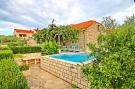 VakantiehuisKroatië - Oost Kroatië: Green Garden House - Four Bedroom House with Priva