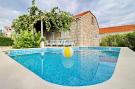 VakantiehuisKroatië - Oost Kroatië: Green Garden House - Four Bedroom House with Priva