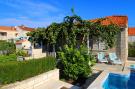 FerienhausKroatien - : Green Garden House - Four Bedroom House with Priva