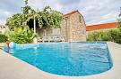 VakantiehuisKroatië - Oost Kroatië: Green Garden House - Four Bedroom House with Priva