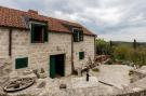 VakantiehuisKroatië - Oost Kroatië: Country House Bakicevo - Two Bedroom Apartment wit