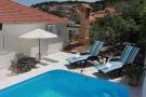 VakantiehuisKroatië - Oost Kroatië: Holiday House Pine Tree - Three Bedroom Holiday Ho